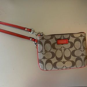 ✨NWOT Coach wristlet ✨
